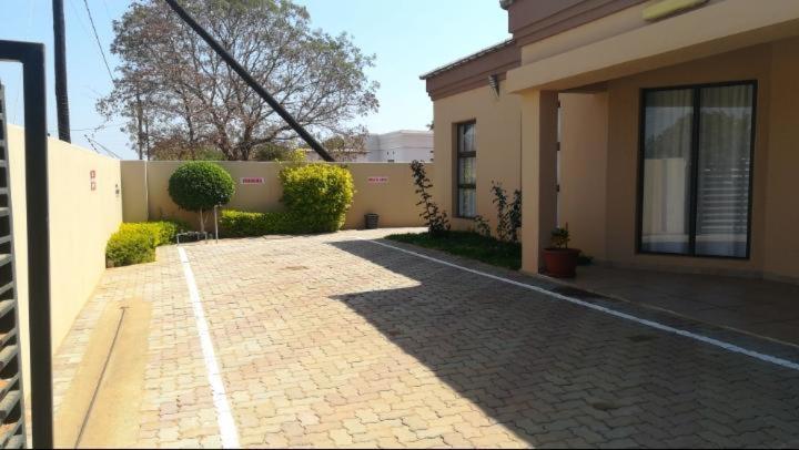 Styled Bed And Breakfast Palapye Luaran gambar