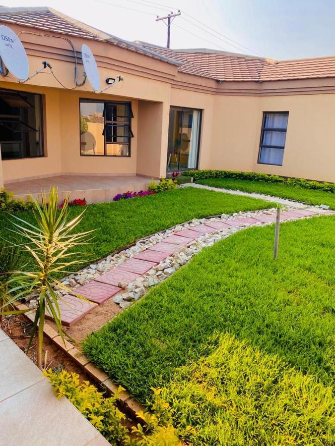 Styled Bed And Breakfast Palapye Luaran gambar