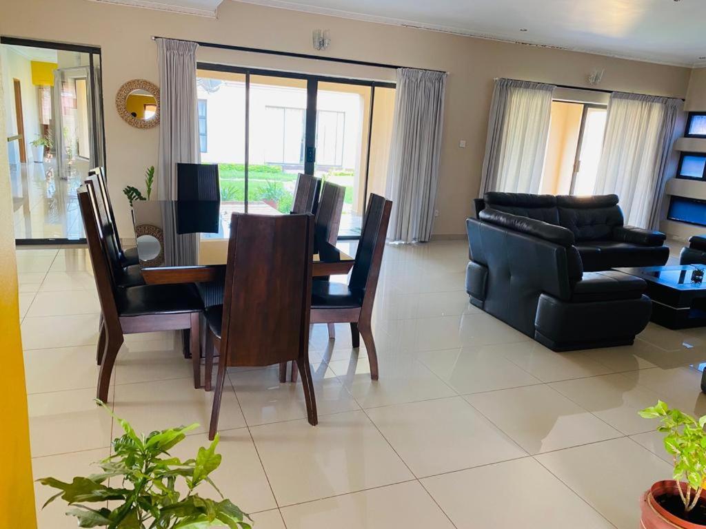 Styled Bed And Breakfast Palapye Luaran gambar